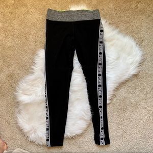 PINK Highwaisted Leggings with waistband pocket